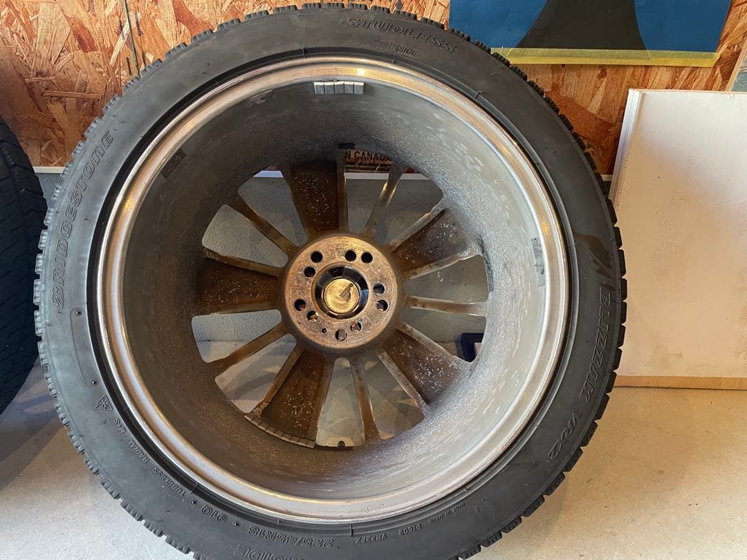 225 45 18 スタッドレスタイヤ ブリザック　dolce DC2