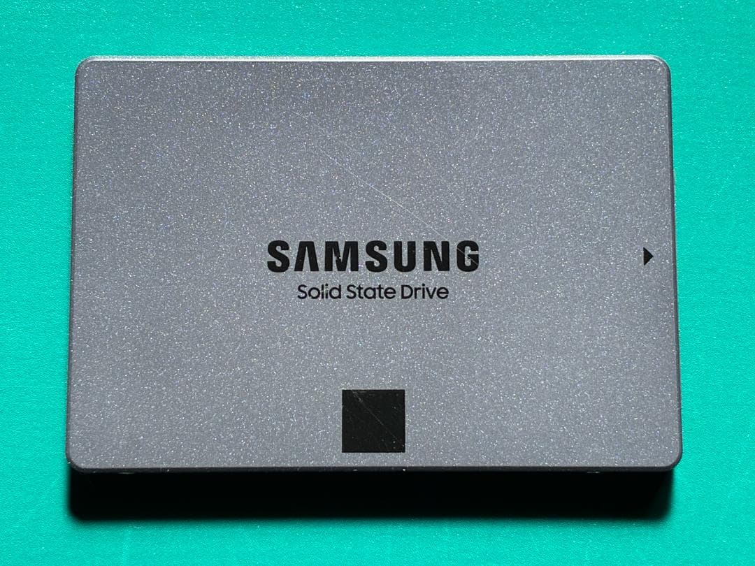 Samsung 860 QVO 1TB SATA 2.5 内蔵 SSD 使用少⑫