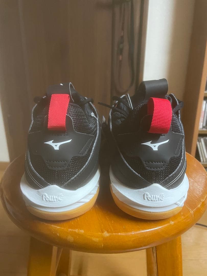 ミズノ　waveclaw neo 新品　27.5cm