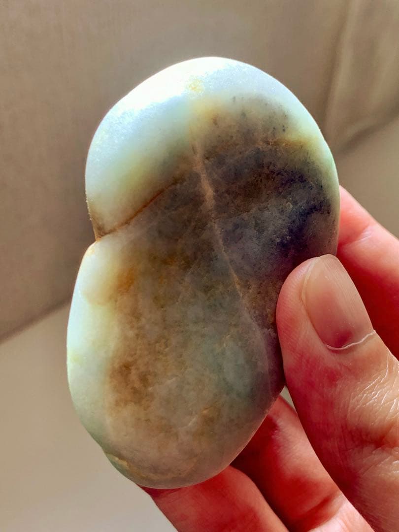 糸魚川ひすい極上の海石　翡翠　原石　翡翠　鉱物標本　コン沢　水石　根付　国産鉱物