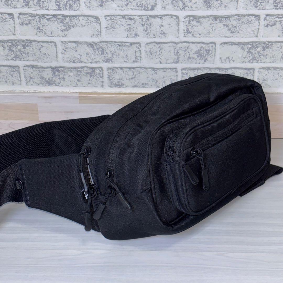 POMULU ポムル　ヒップシート　ショルダーバック　ブラック　黒　美品