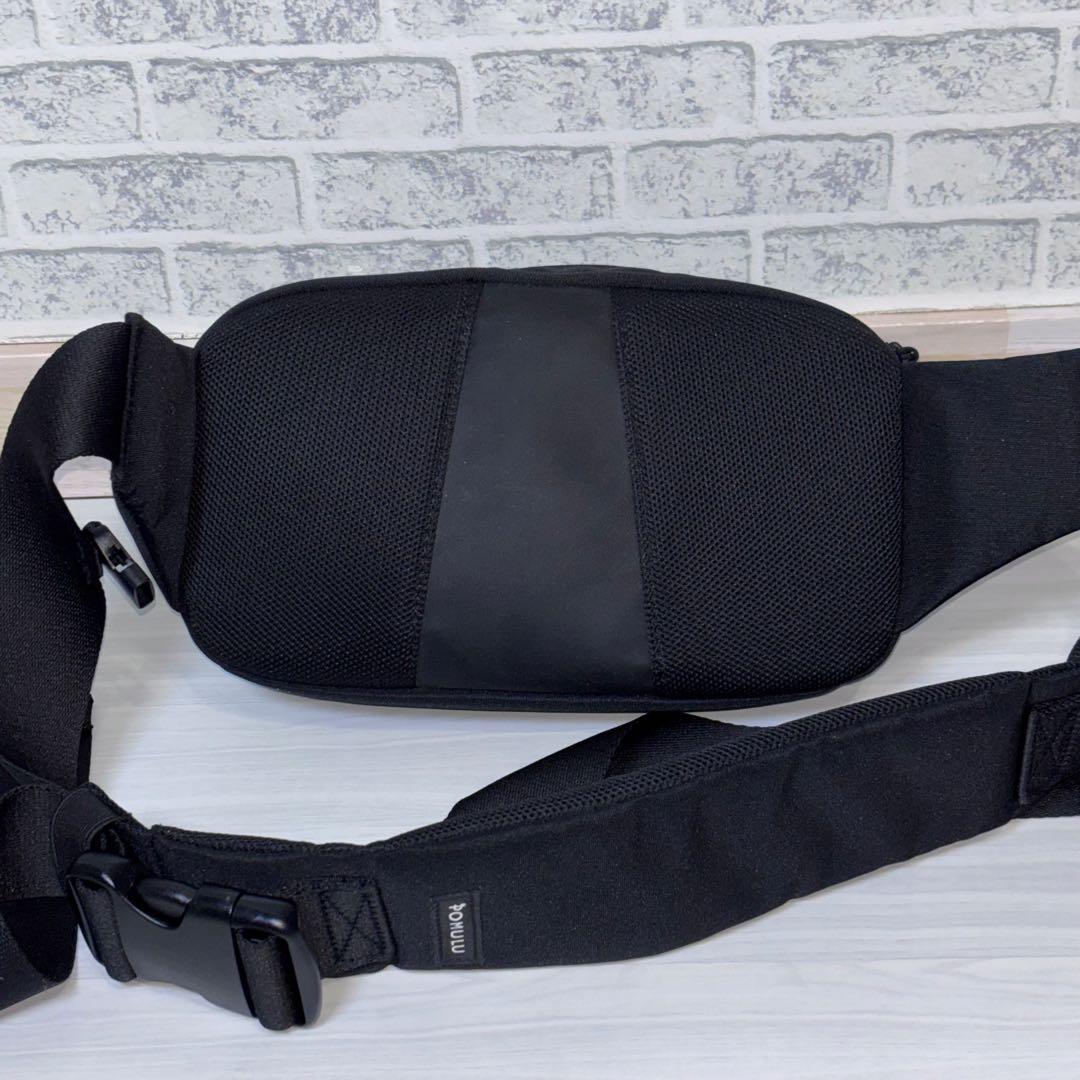 POMULU ポムル　ヒップシート　ショルダーバック　ブラック　黒　美品