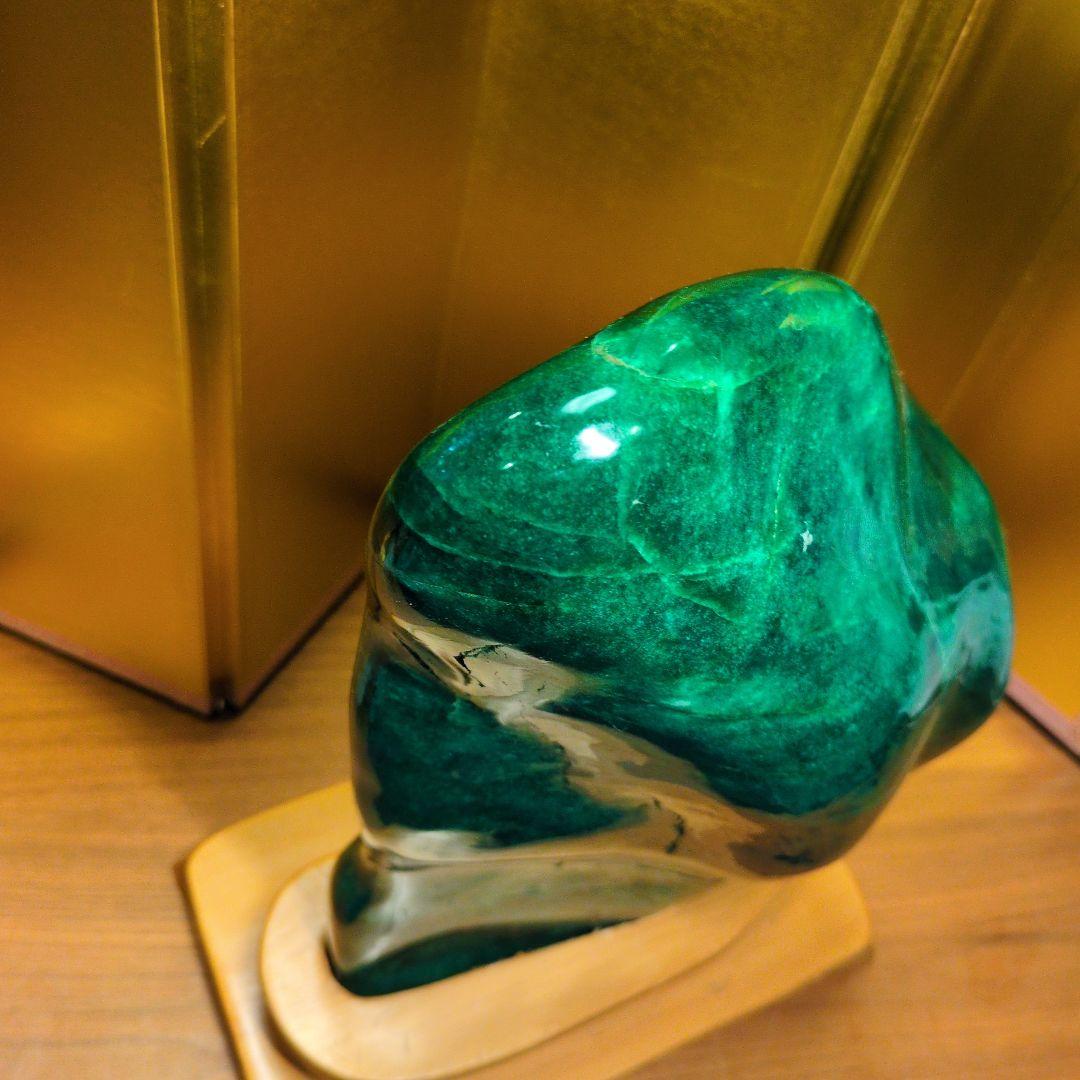 翡翠 ヒスイ 特大 約11.6kg 天然石 自然石 水石 木製専門台座付き