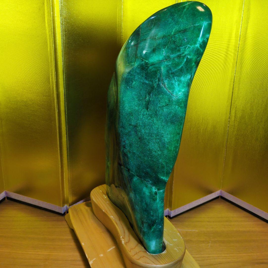 翡翠 ヒスイ 特大 約11.6kg 天然石 自然石 水石 木製専門台座付き