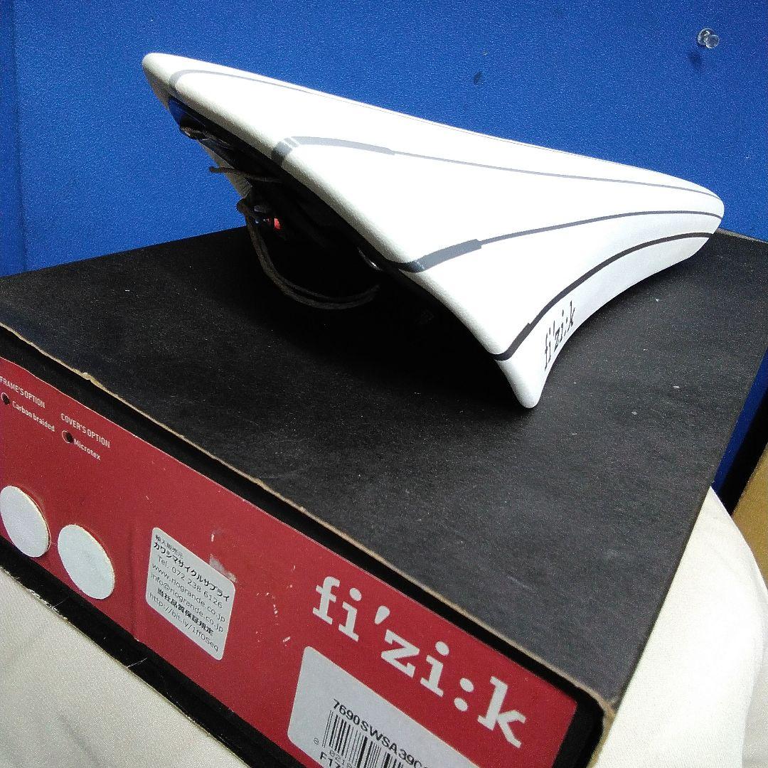 新品未使用 fi'zi:k Volta R1 カーボン サドル192g ホワイト