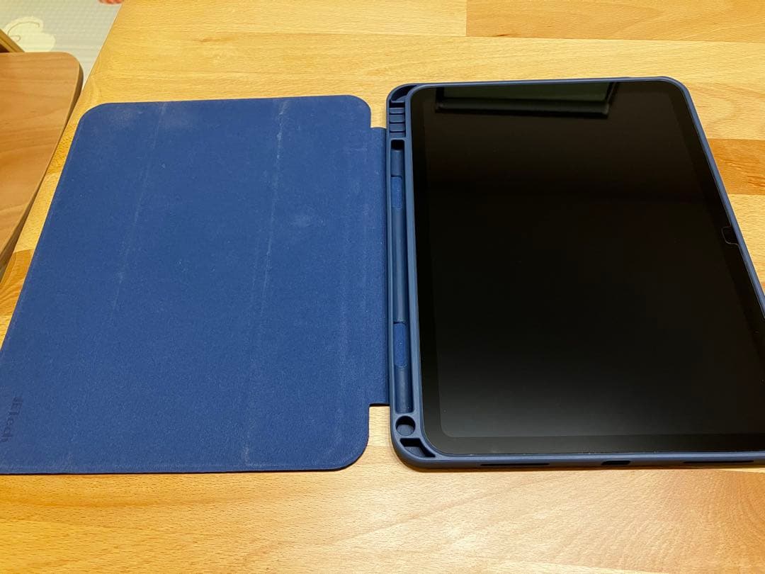 Apple iPad (第10世代) ブルー 本体　ケース、スペアフィルム付