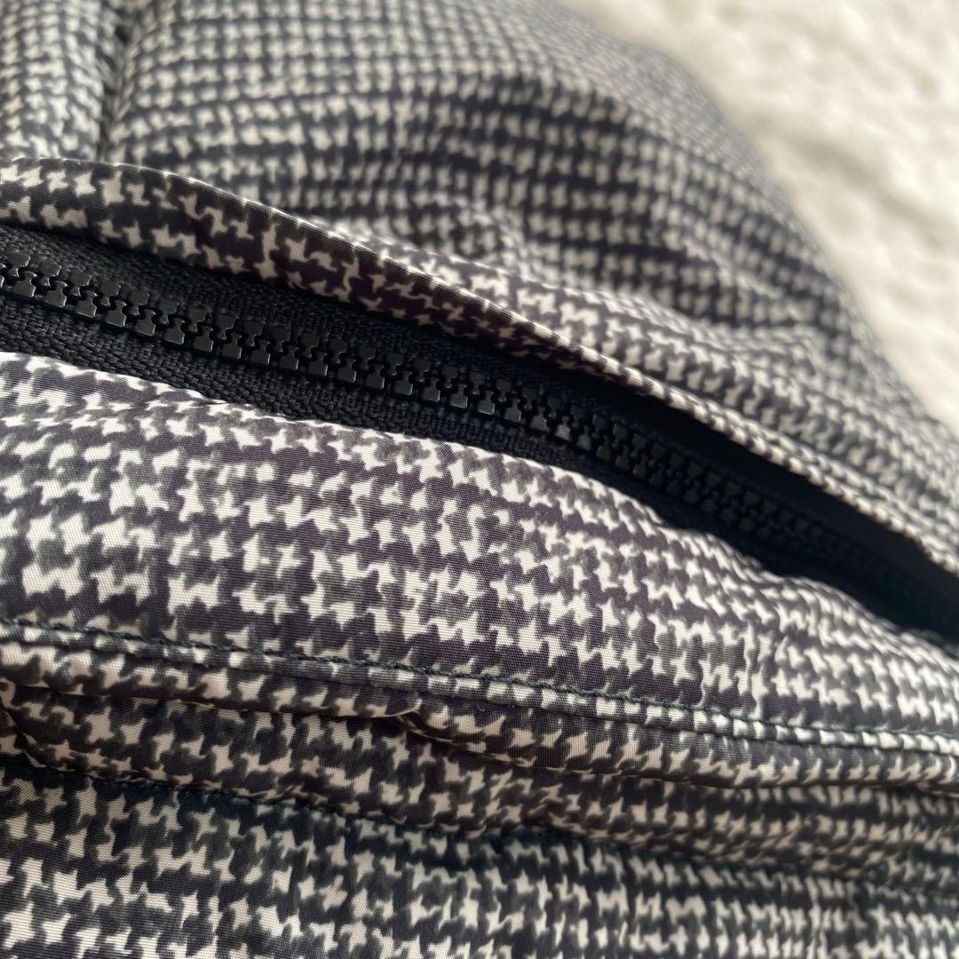 美品　HUGOBOSS ダウンジャケット リアルダウン　ダックダウンフェザー　L