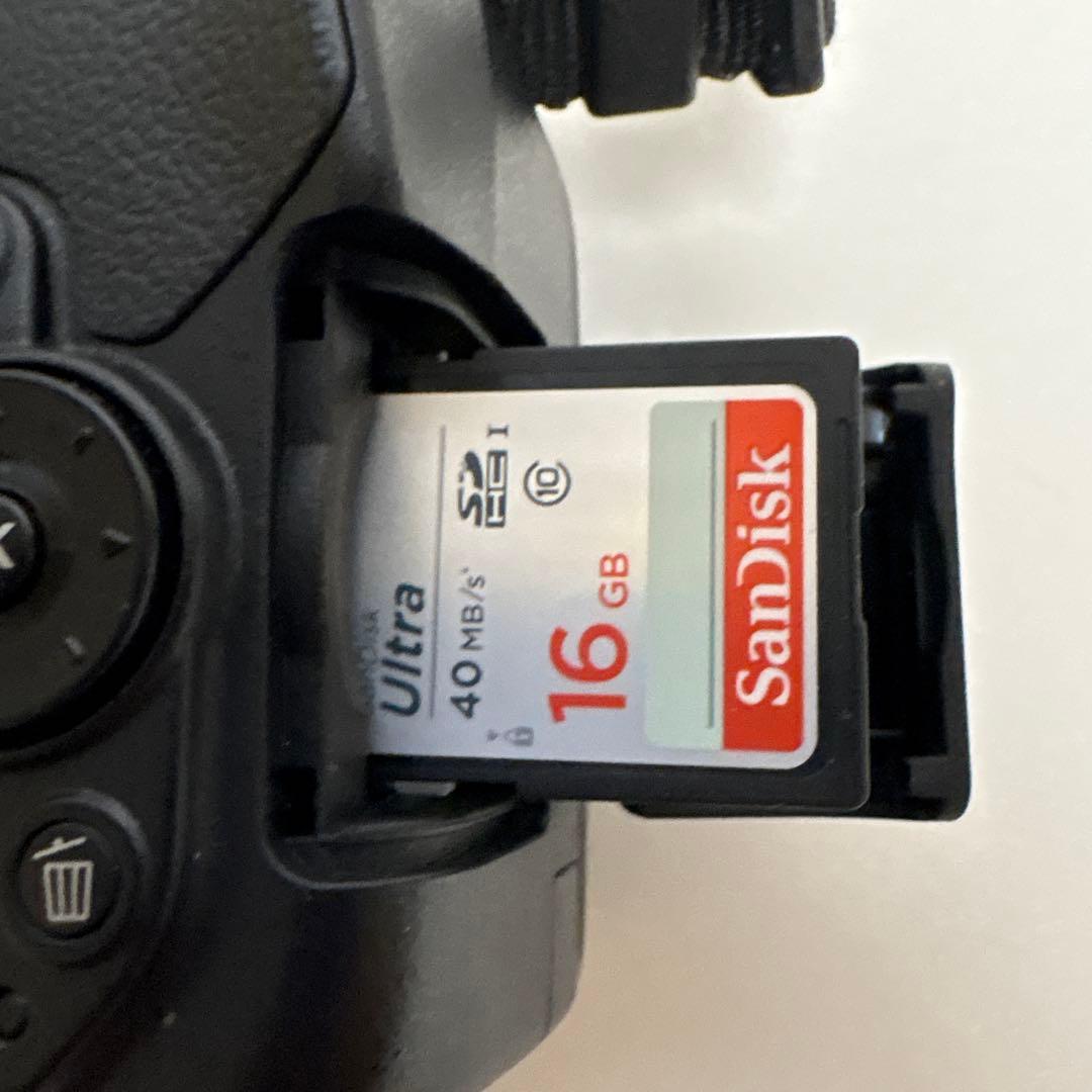 Nikon D5300 デジタル一眼レフカメラ　ニコン　レンズ2つ