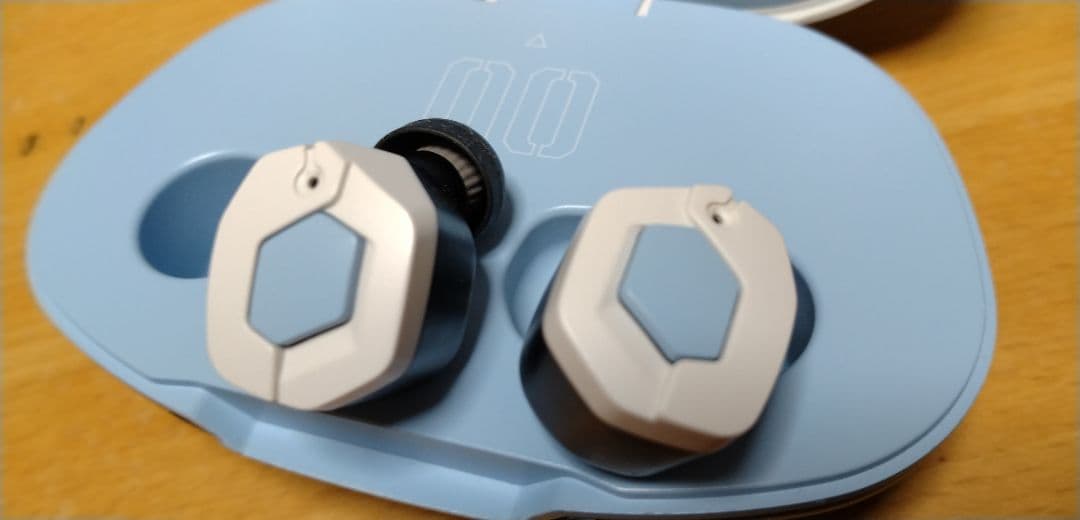 EVA2020 x final ワイヤレスイヤホン REIモデル 綾波レイ