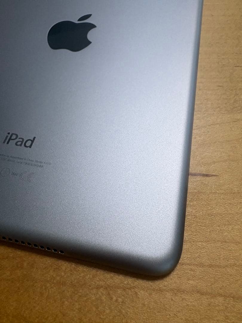 iPad mini4 Wi-Fi + Cellular SIMフリー（本体のみ）