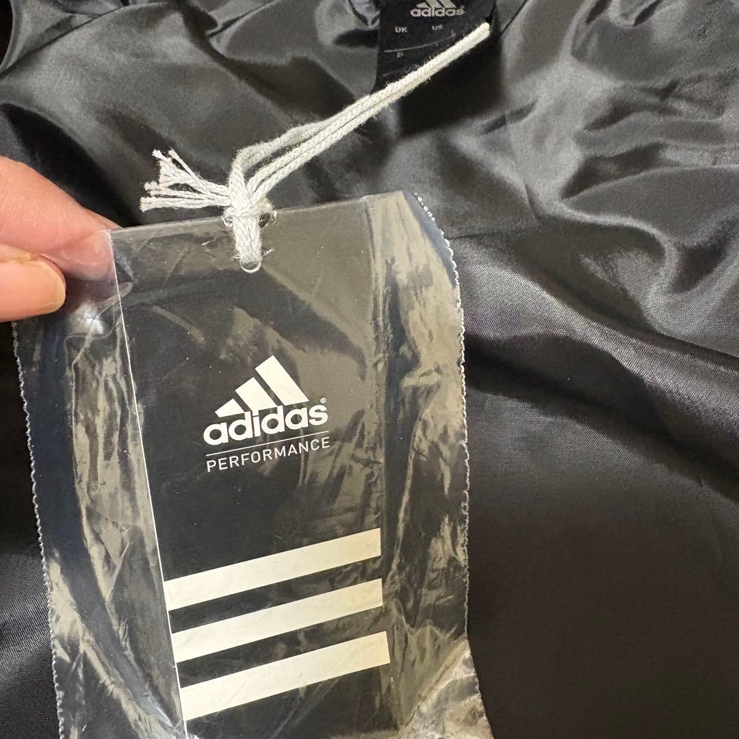 アディダス　adidas ダウンジャケット フード付き 2XO