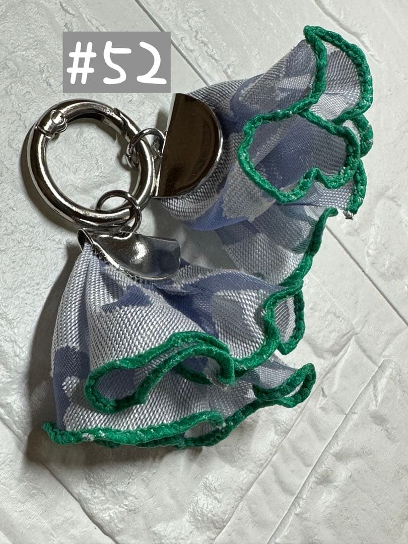 ゆきんこ・*:.ღパラコードスマホストラップ