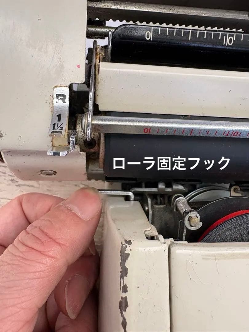 タイプライター（ブラザー製）Deluxe333 黒赤2色インクリボン付