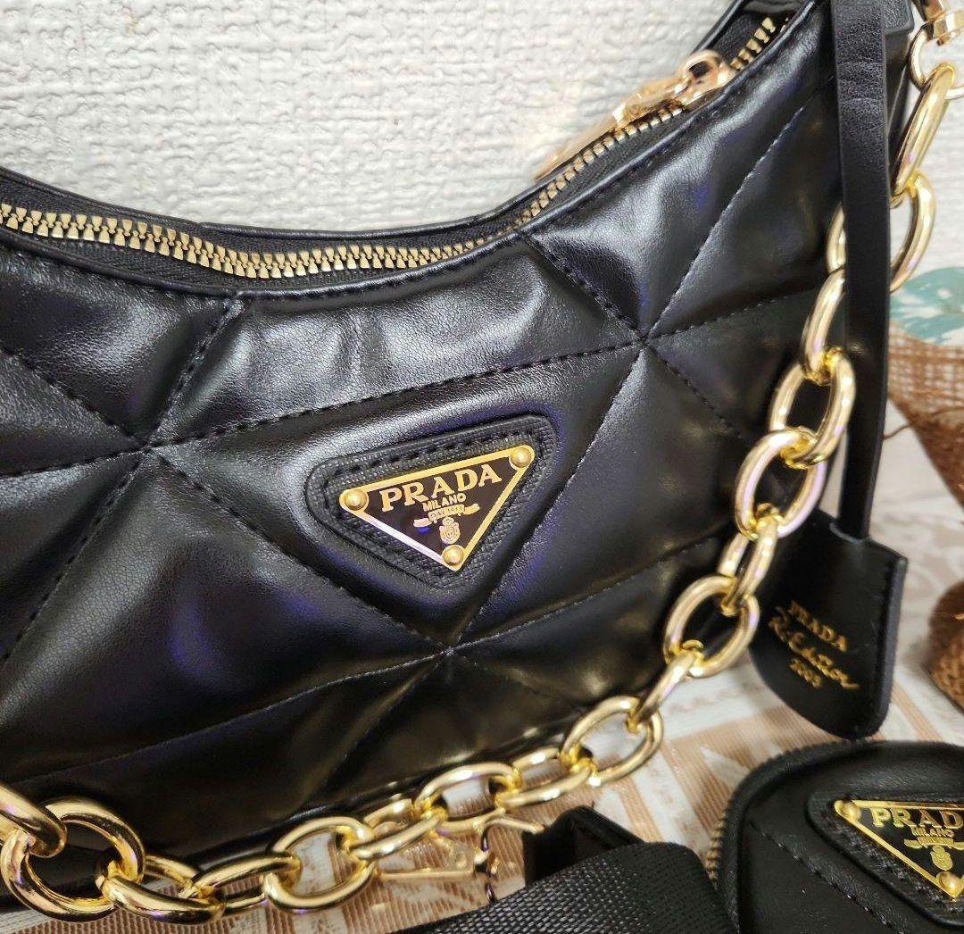 PRADA ブラック キルティング ショルダーバッグ