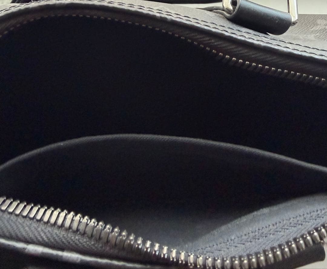 ルイヴィトン ショルダーバッグ モノグラム・エクリプス キーポル25