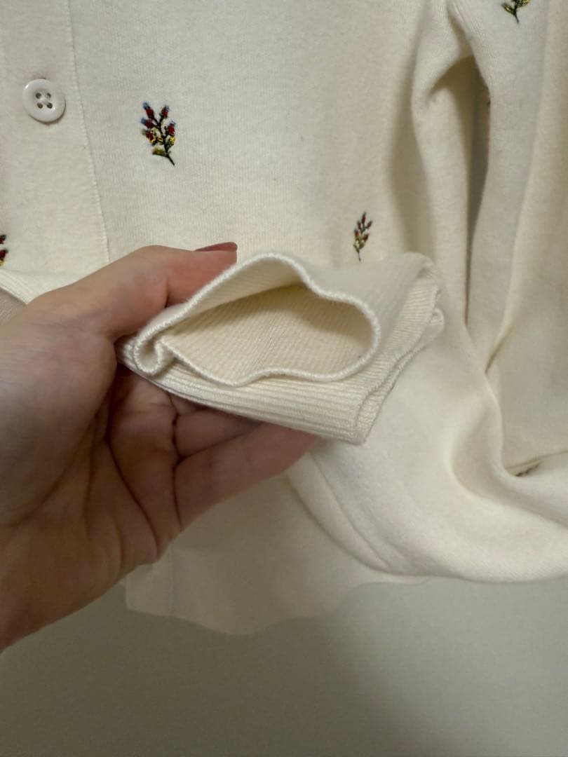 CABaN コットンカシミヤ エンブロイダリークルーネックカーディガン