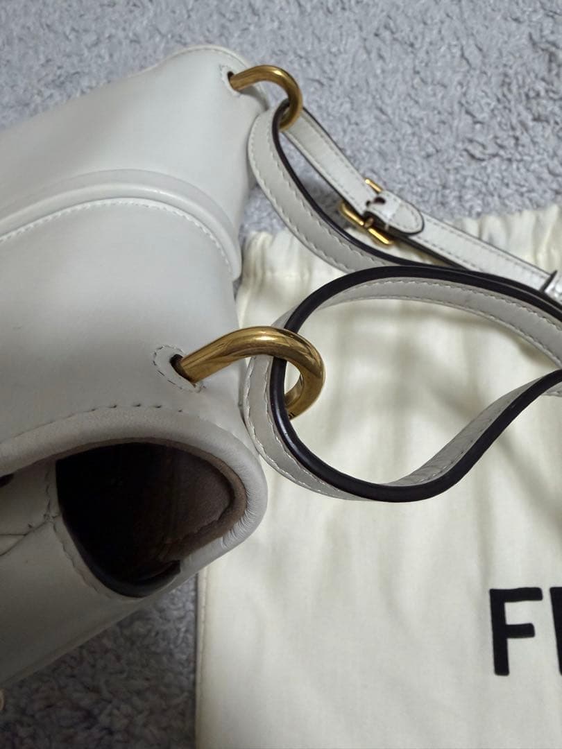 FENDI ホワイト ショルダーバッグ 保存袋付き