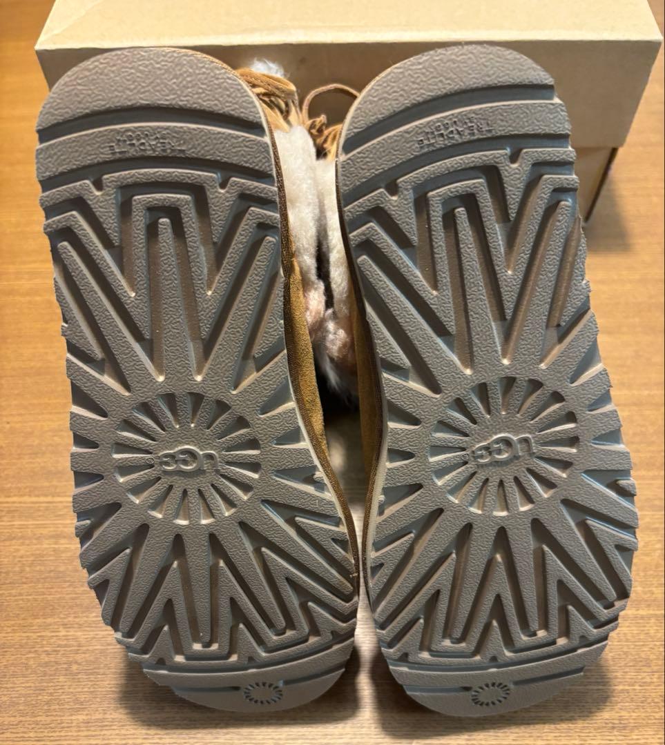 新品　UGG ブーツ 23cm ムートンブーツ　アグ　クラシックショート