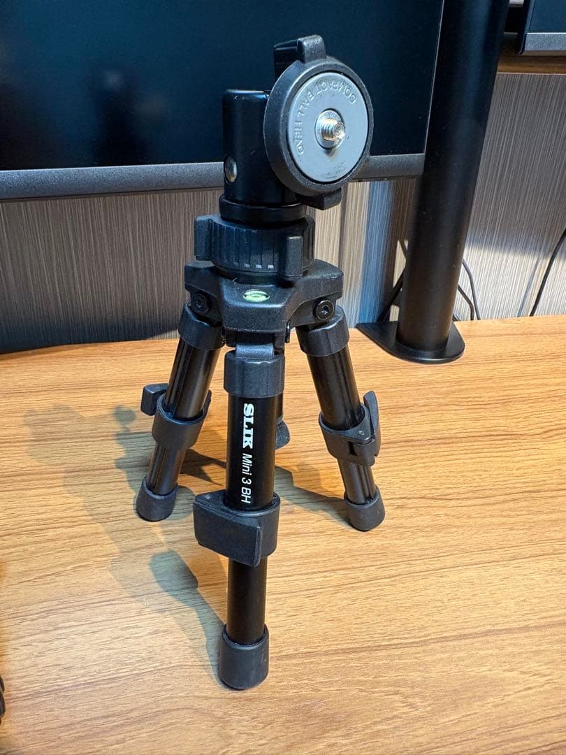 Nikon Z50 ・充電器・バッテリー2個・三脚・ストロボ