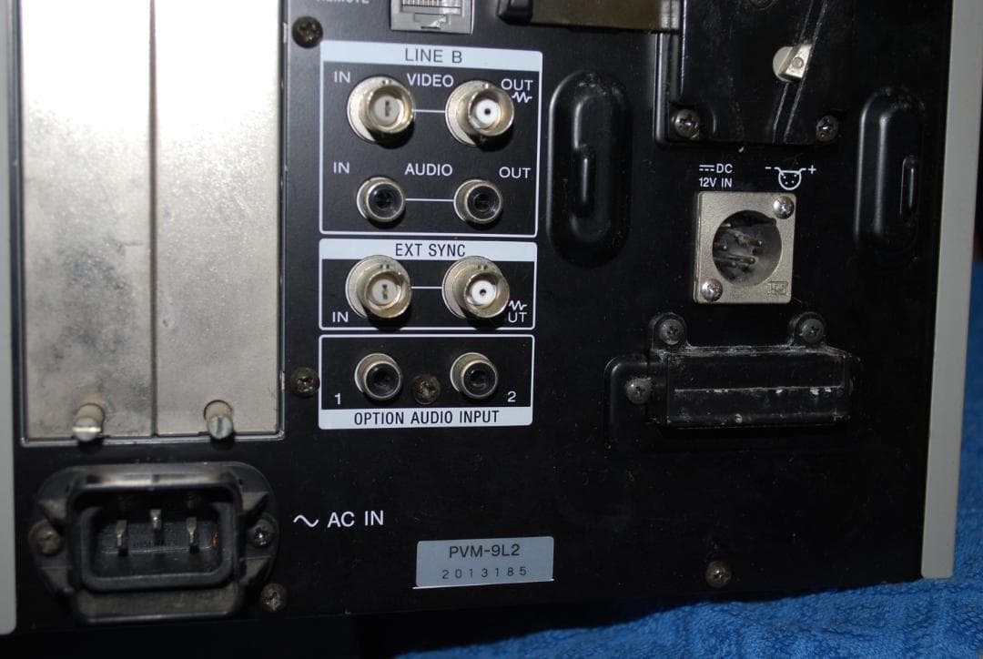 ソニー業務用トリニトロンモニターPVM-9L2中古ジャンク品の出品です。