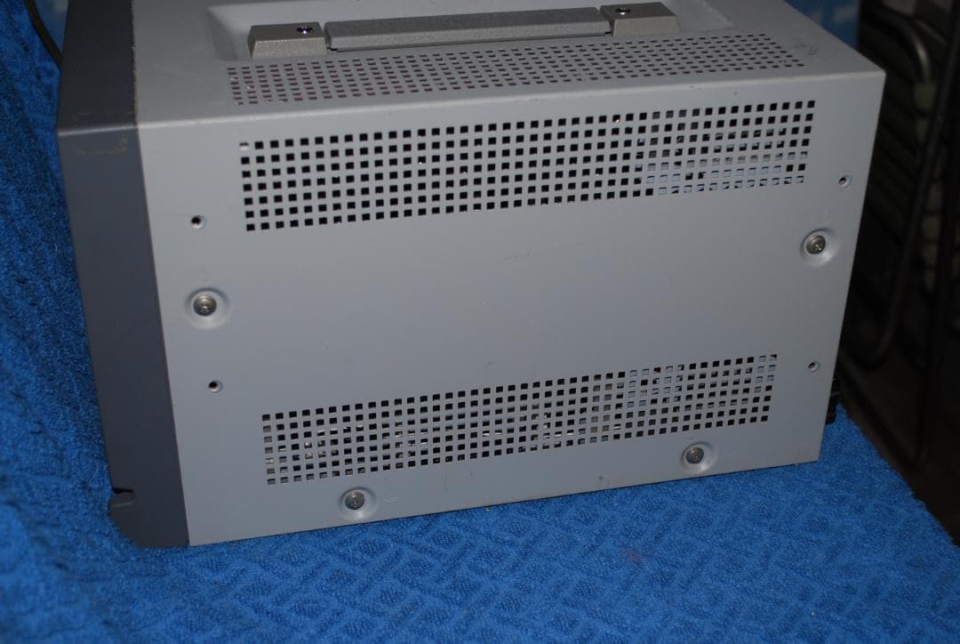 ソニー業務用トリニトロンモニターPVM-9L2中古ジャンク品の出品です。