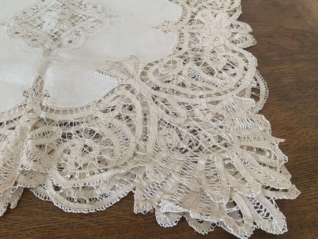 iori バテンレース　テーブルクロス　ハンドワーク　蚤の市