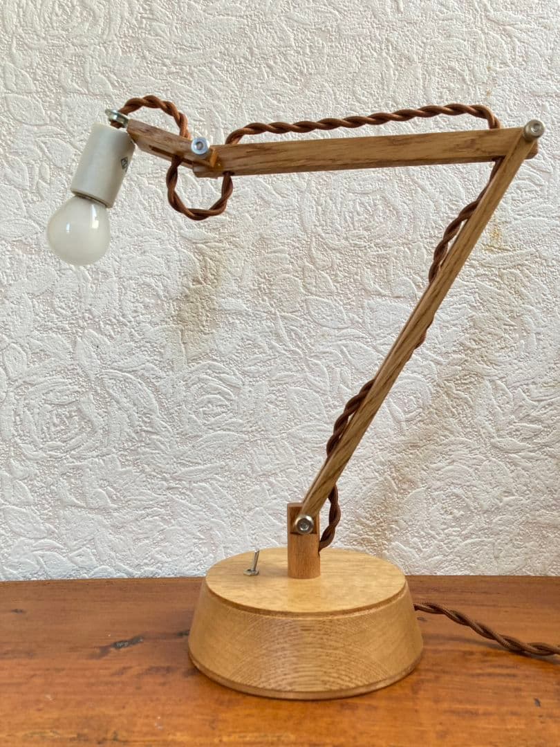 chikuni チクニ　丸台座照明　木製アーム式デスクランプ
