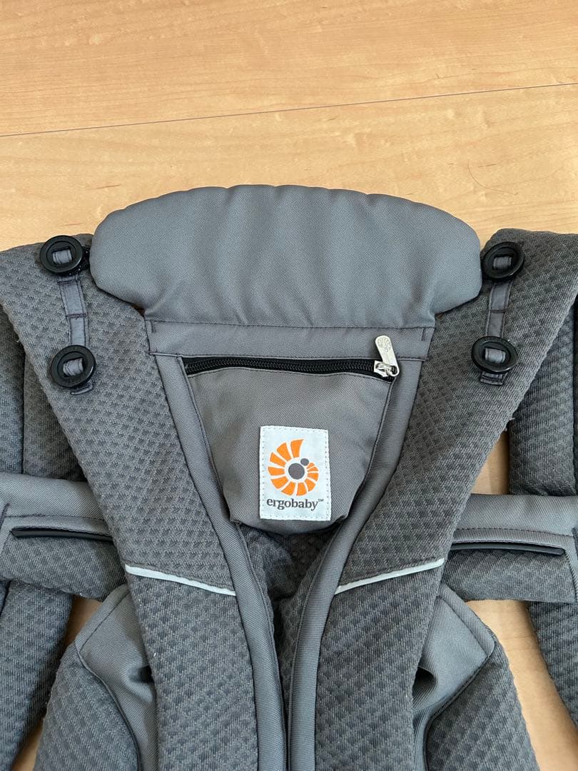 ［あゆみです］ergobaby OMNI Breeze 抱っこ紐 グレー