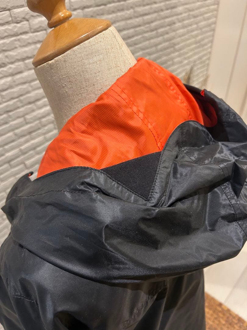 Stone  ナイロンジャケット ブラック/オレンジ