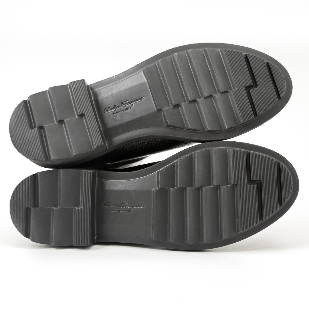 定価17万【極美品】フェラガモ サイドゴアブーツ　背面ロゴ ロゴ金具 23㎝ 黒