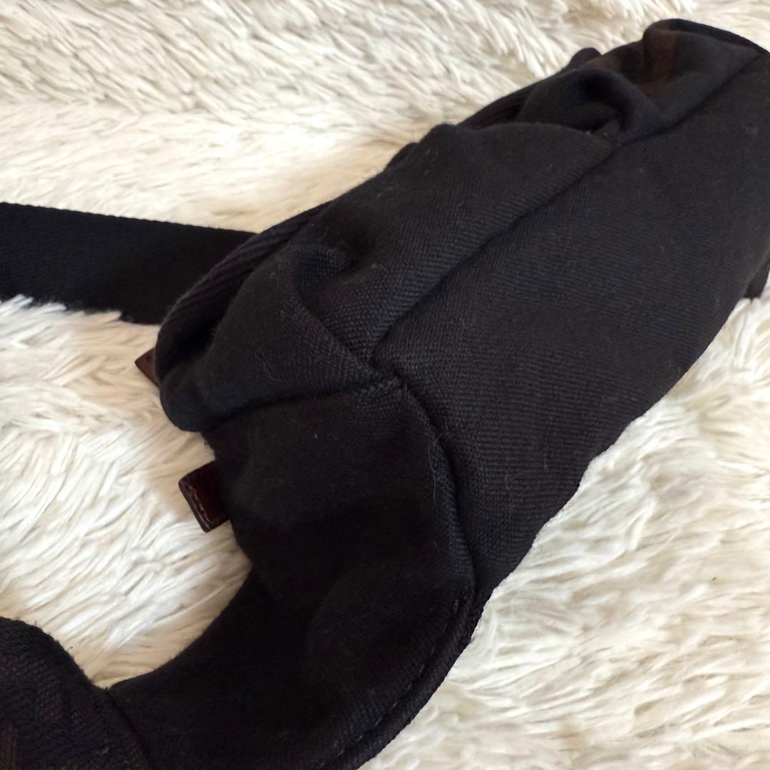 FENDI✨希少　ボディバッグ 黒　ウエストバッグ　ズッカ　マジックテープ　ミニ