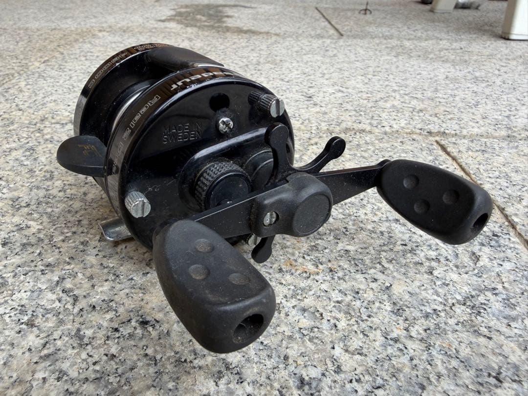 ABU アブガルシア アンバサダー Real2Deal2 UC 4600C 黒