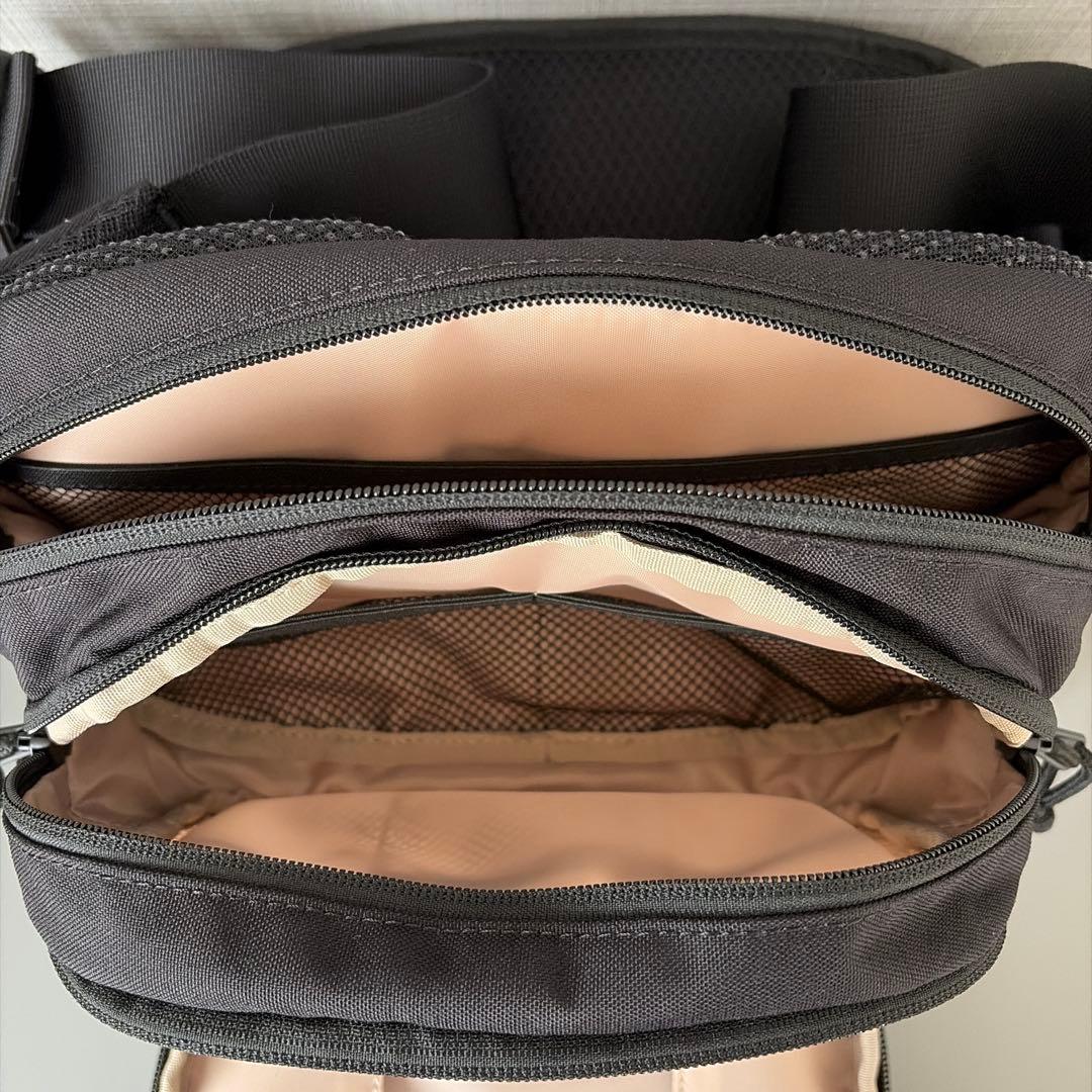 Hugoo ハグー　ヒップシート　ブラック　巾着&箱つき