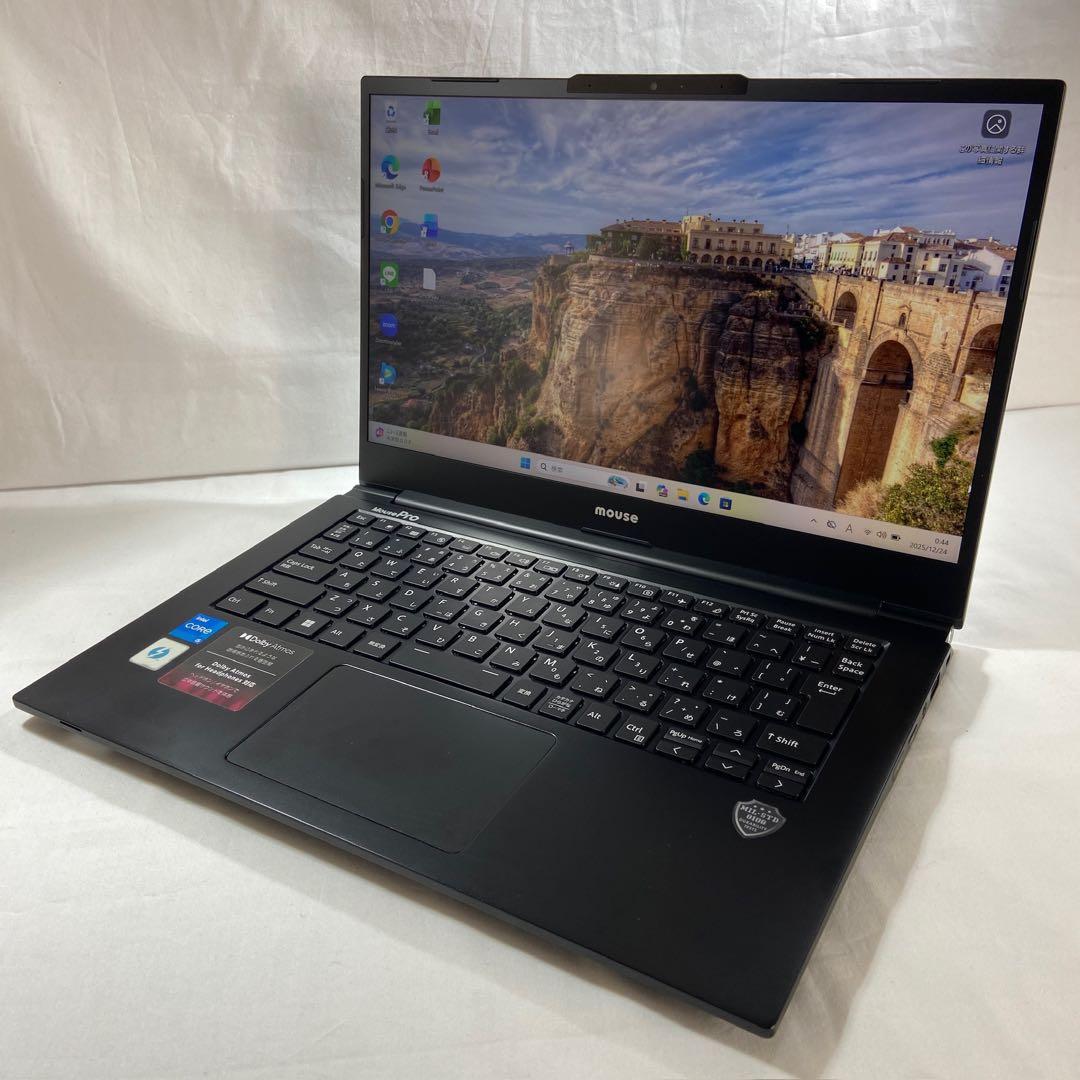 ★2022年製★ 超軽量モデル SSD512GB dynabook F20