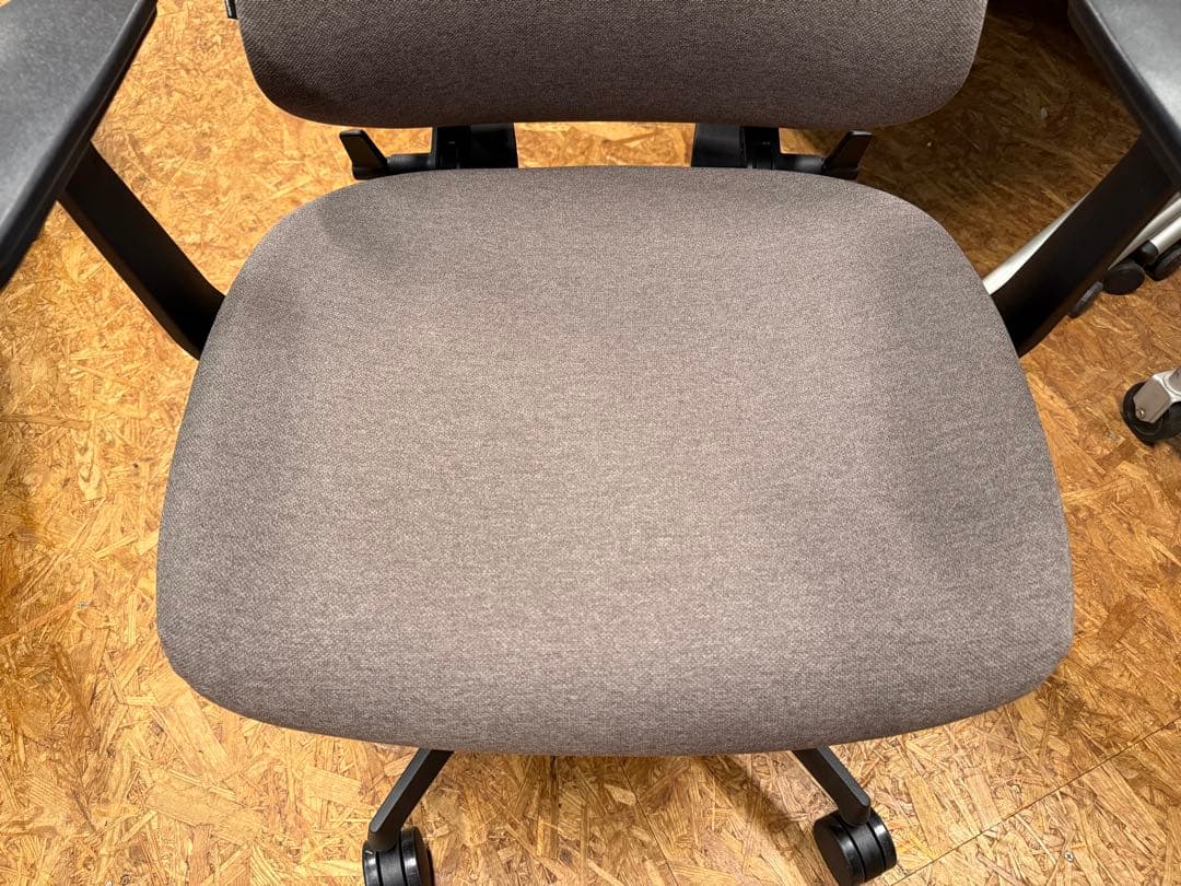 美品　コクヨ　デュオラ2 ハイバック　ヘッドレスト