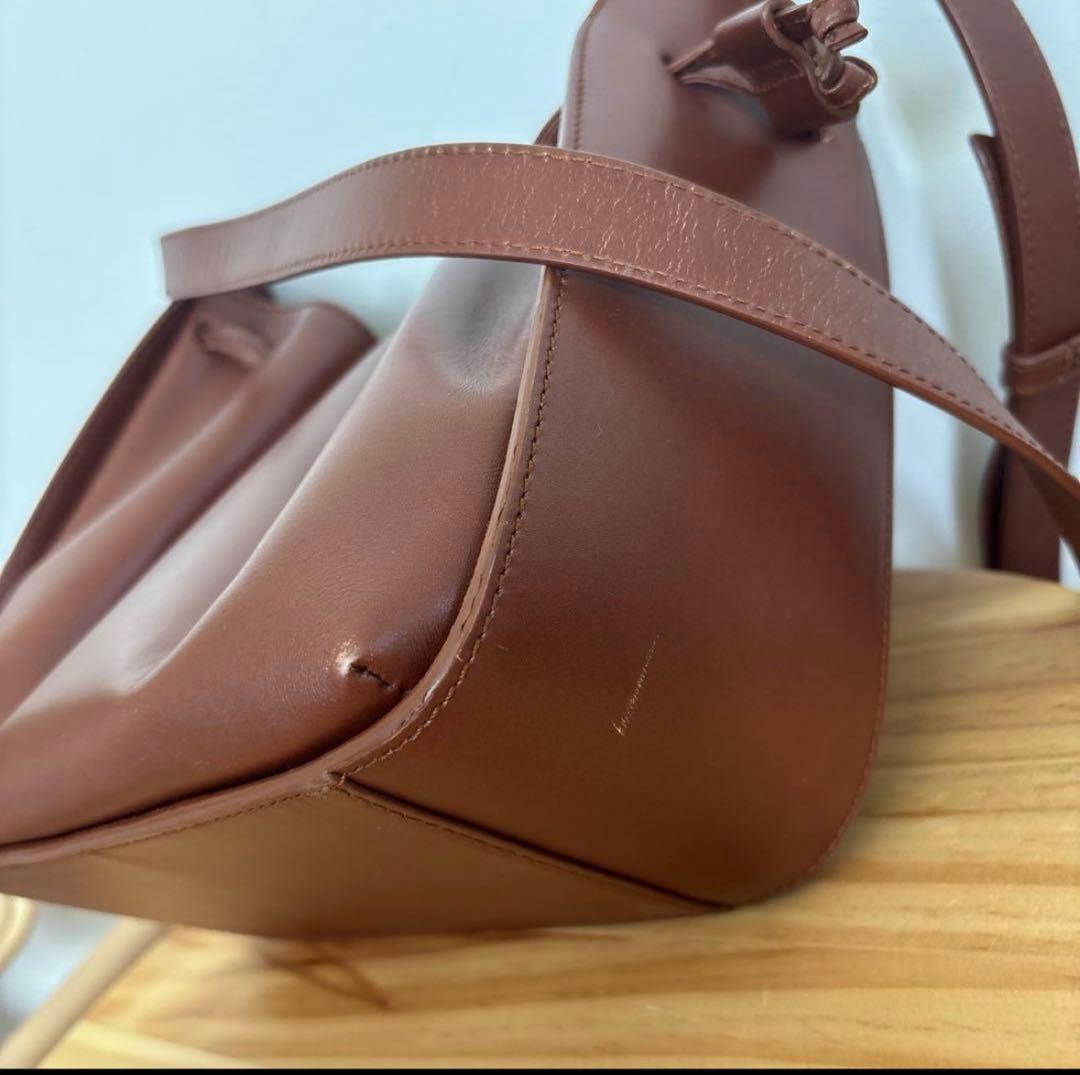 apc A.P.C. アーペーセー Courtney 巾着 ショルダーバッグ