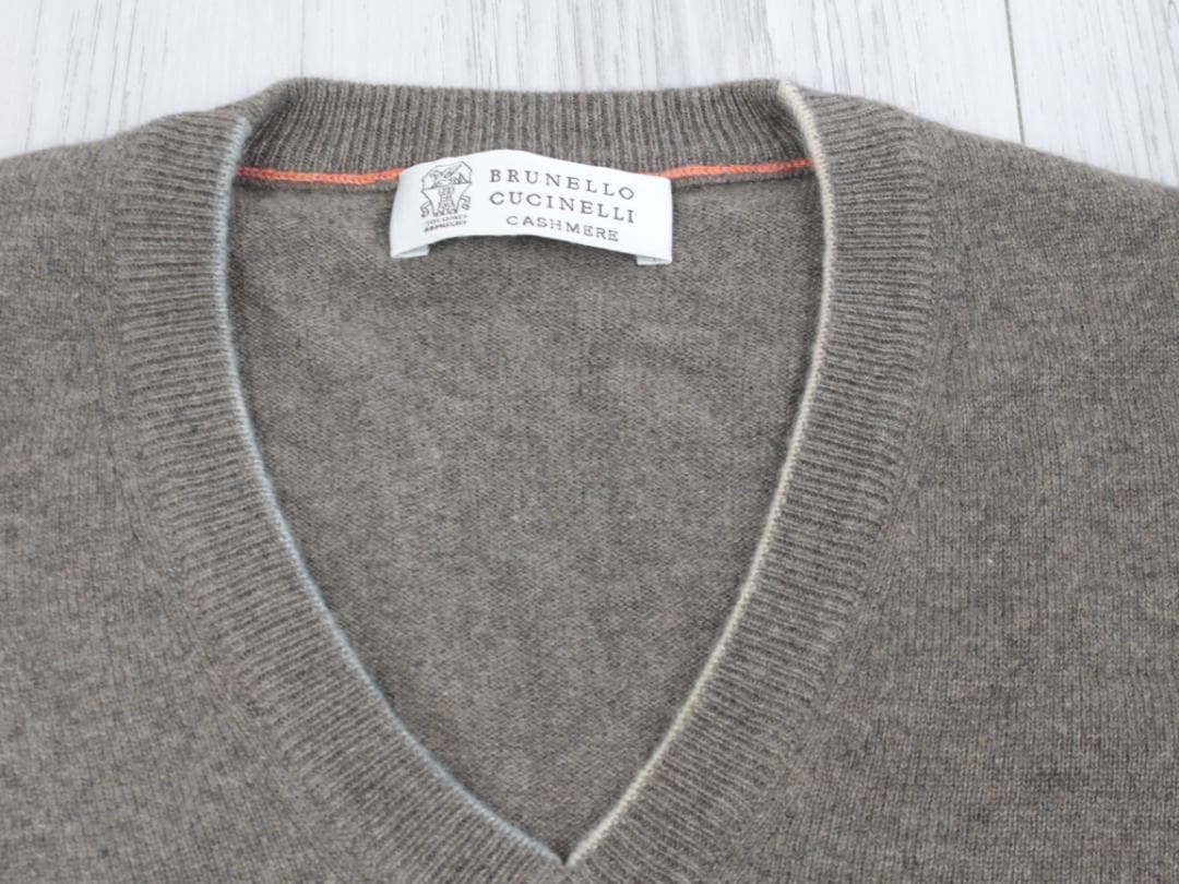 ▲ブルネロクチネリ BRUNELLO CUCINELL カシミヤ100％Vネック
