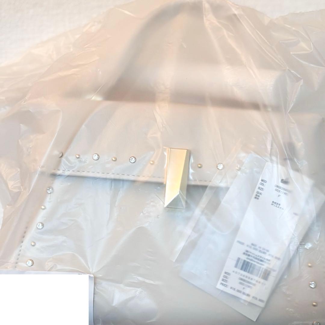 セルフォード リュタンビジュースタッズポシェット アイボリー M