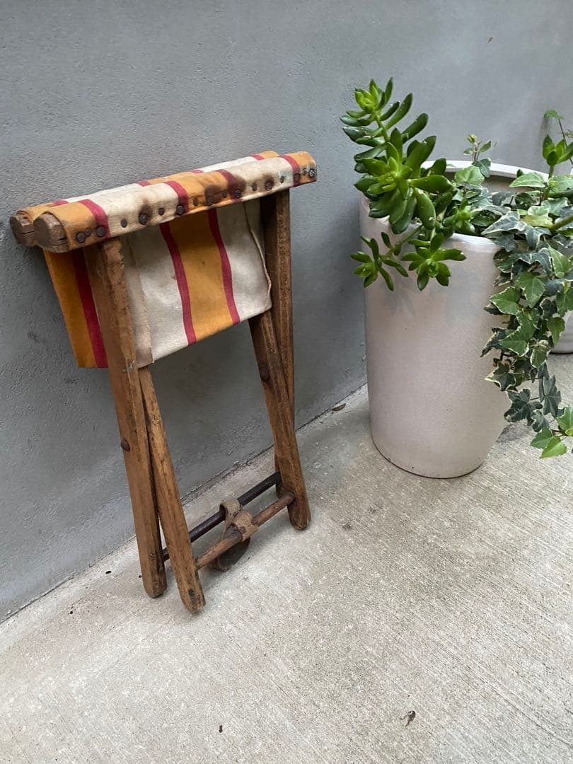 更に値下げ中‼️ベルギーアンティーク木製折りたたみスツールジュドバル広場の蚤の市