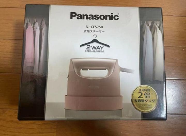 超美品　2019年Panasonic 衣類スチーマー  NI-CFS750