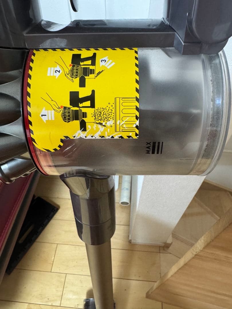 と*も様 （美品）Dyson v8 fluffy extra コードレス掃除機