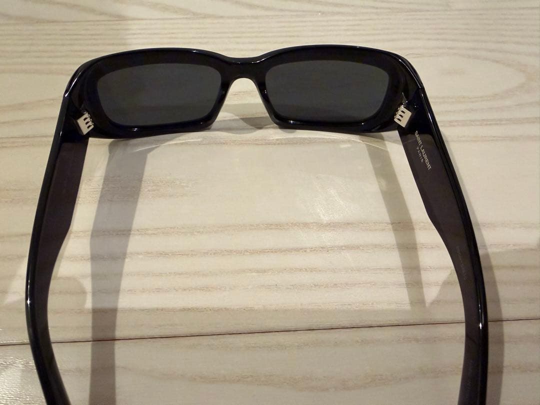 Taeyang愛用サングラス YSL SL809 001 サンローラン