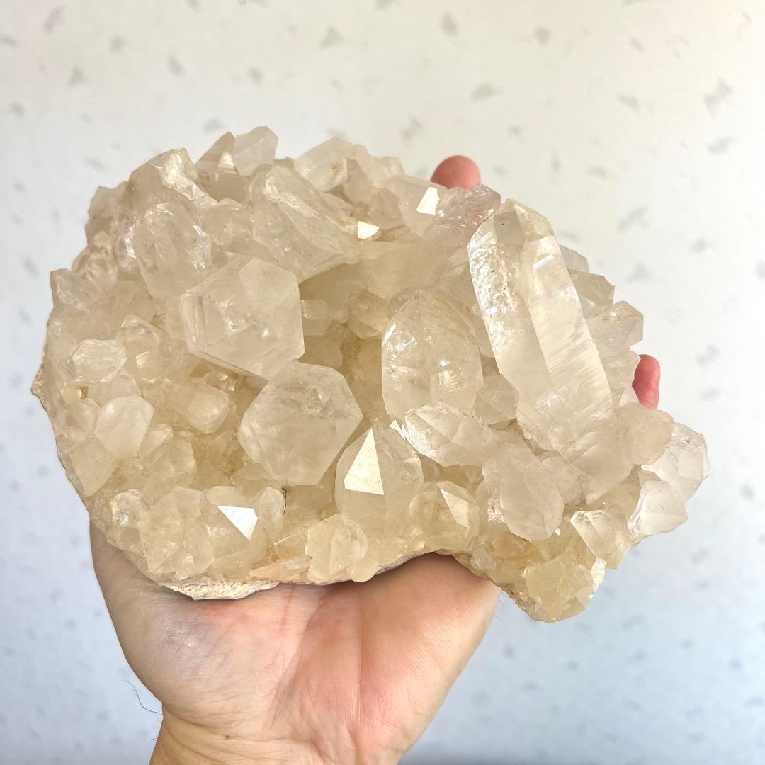 迫力あり　ヒマラヤ水晶　マニカラン産クラスター　天然　高波動　虹入り