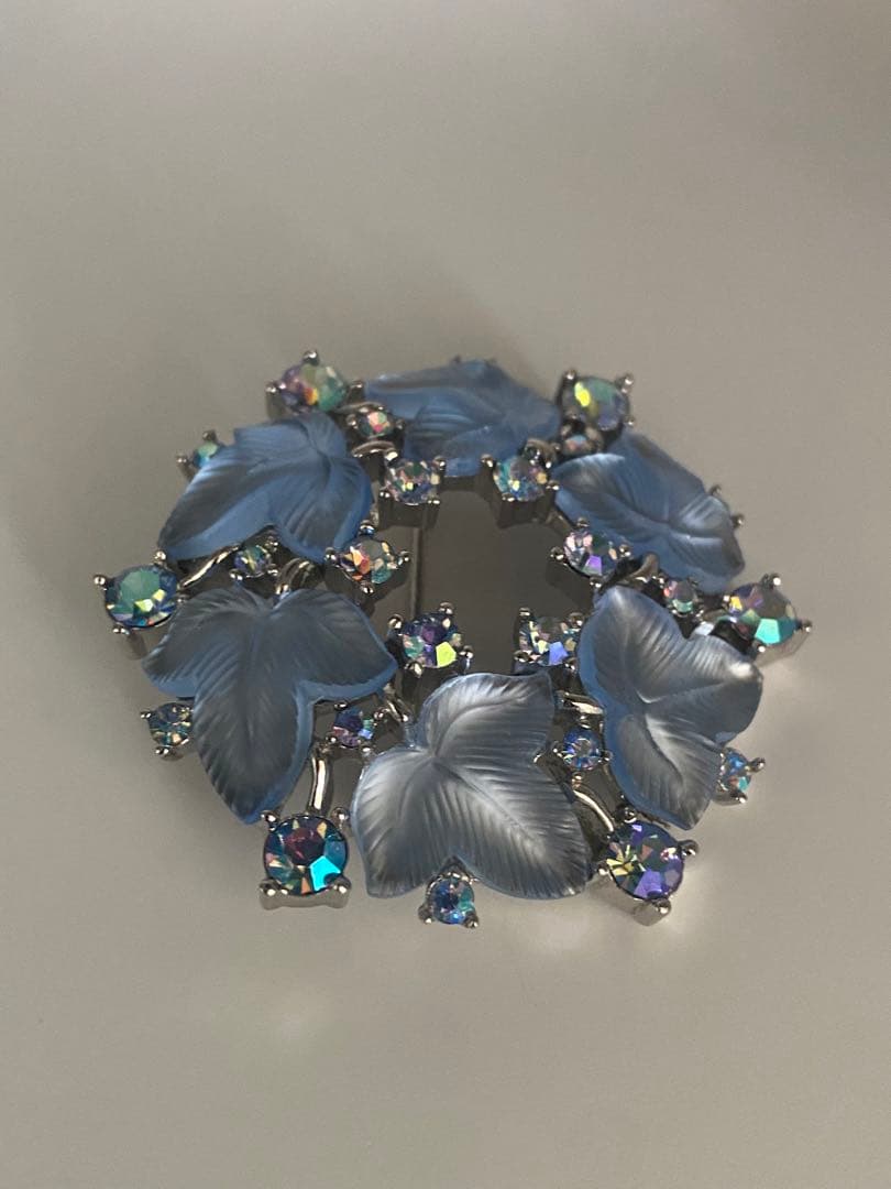 lotuscloud 2514⭐️TRIFARI トリファリヴィンテージブローチ