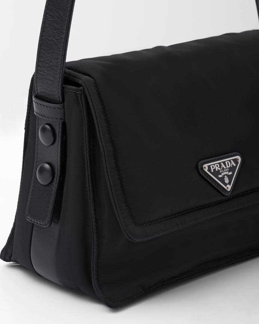 PRADA プラダ　ショルダーバッグ　スモール パデッド Re-Nylon
