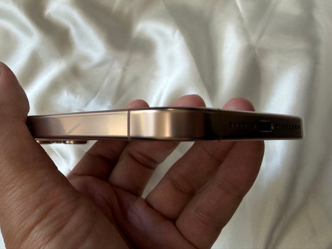 iPhone 16 Pro Max 256GB 美品 傷なし SIMフリー