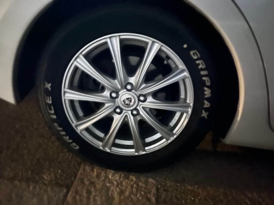 バリ溝　スタッドレスタイヤ　GRIPMAX ホイールセット　205/55R16