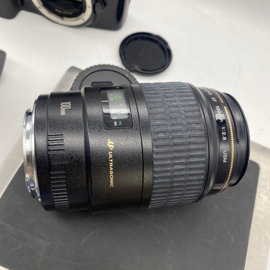 Canonカメラ　レンズ　ストロボ　セルフ