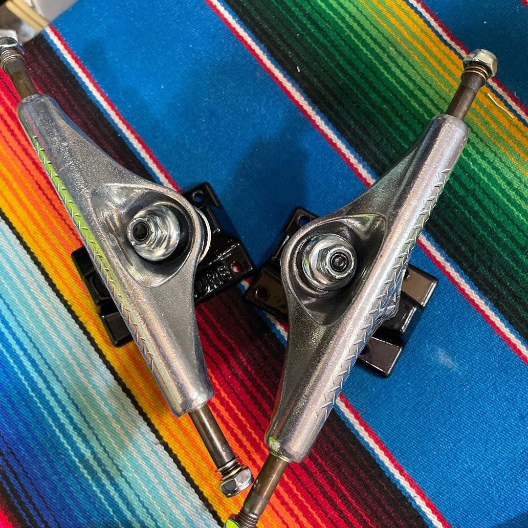 ベンチャー　スケートボード トラック シルバー 5.6