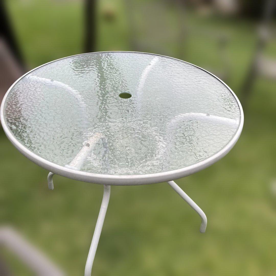 テーブルとアームチェア5セット